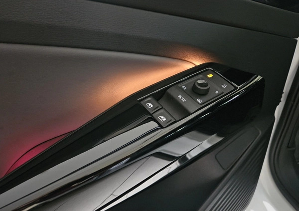 Volkswagen ID.4 cena 159900 przebieg: 11622, rok produkcji 2022 z Łapy małe 466